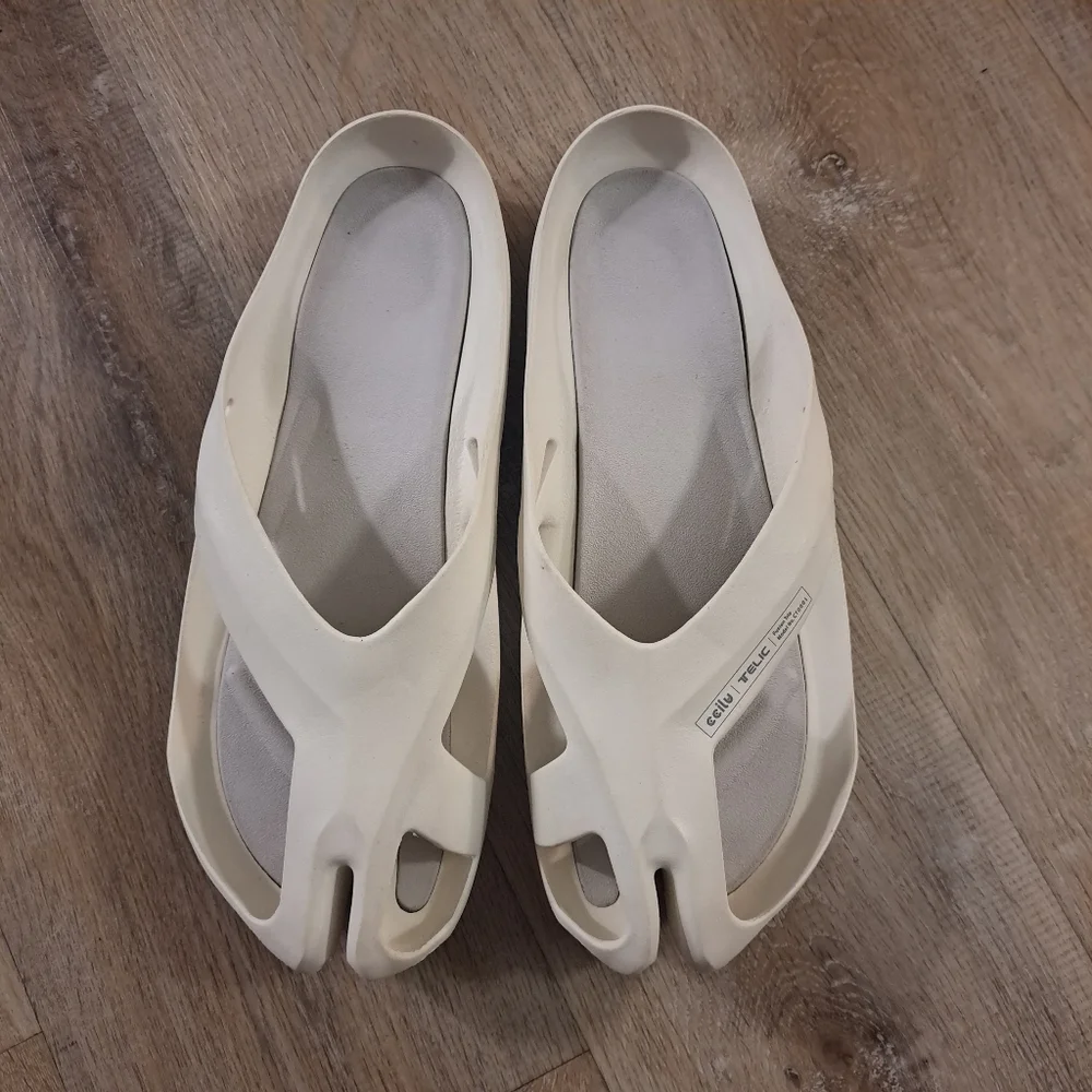 Ccilu sandals designed